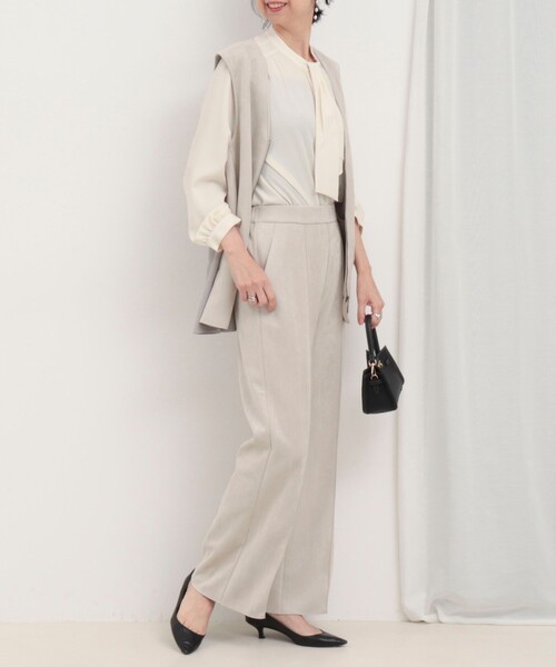 MICO COULIER（ミコクリエ）の「《セレモニー対応》ダブルフェイスフェイクスエードパンツ（その他パンツ・レディース・チャコールグレー/グレイッシュベージュ・38）」の4枚目の写真