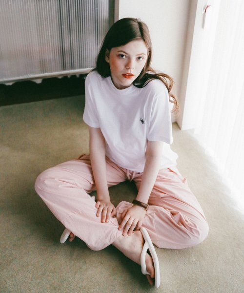 LOSSYROW（ロッシロー）の「L&R Patch Point Short-Sleeved T-Shirt White（Tシャツ/カットソー・レディース・その他・FREE）」の3枚目の写真