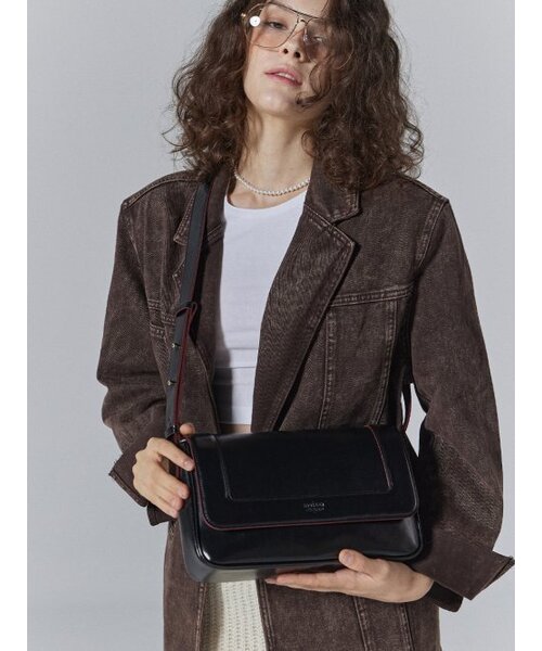 MAISON CREME(メゾンクレム)の「Red Crust Baguette bag_Black(メッセンジャーバッグ・レディース・ブラック・FREE)」の1枚目の写真