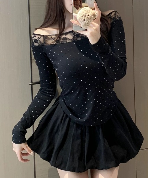ViViDAY（ビビデー）の「【カップ付き】レースワンショルダー切り替え　ラインストーン長袖カットソー（Tシャツ/カットソー・レディース・ブラック/ホワイト・M）」の10枚目の写真