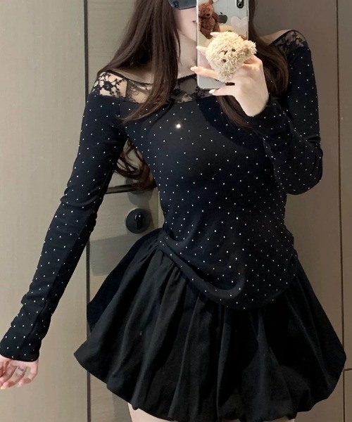 ViViDAY（ビビデー）の「【カップ付き】レースワンショルダー切り替え　ラインストーン長袖カットソー（Tシャツ/カットソー・レディース・ブラック/ホワイト・M）」の11枚目の写真