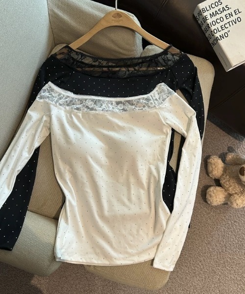 ViViDAY（ビビデー）の「【カップ付き】レースワンショルダー切り替え　ラインストーン長袖カットソー（Tシャツ/カットソー・レディース・ブラック/ホワイト・M）」の12枚目の写真