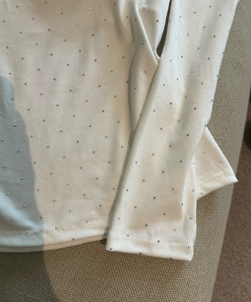 ViViDAY（ビビデー）の「【カップ付き】レースワンショルダー切り替え　ラインストーン長袖カットソー（Tシャツ/カットソー・レディース・ブラック/ホワイト・M）」の13枚目の写真