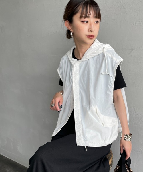 MILITARY（ミリタリー）の「[MILITARY/ミリタリー] 別注 スノーパーカーベスト（ベスト・レディース・ホワイト/ブラック/オリーブ・S/M）」の2枚目の写真