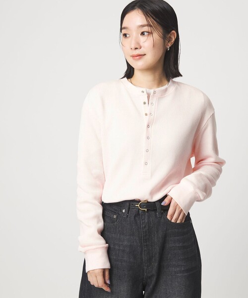 green label relaxing（グリーンレーベルリラクシング）の「【WEB限定】＜at ease＞ワッフル ヘンリーネック ロングスリーブ カットソー（Tシャツ/カットソー・レディース・オフホワイト/ライトピンク/ネイビー・FREE）」の8枚目の写真
