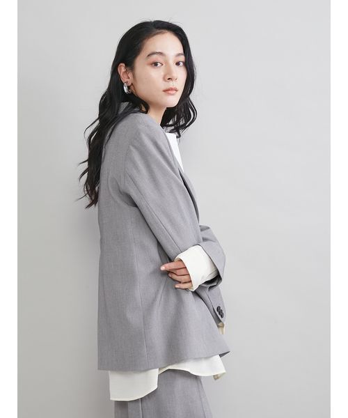 Mila Owen（ミラオーウェン）の「シャツレイヤードジャケット（テーラードジャケット・レディース・グレー/ネイビー/ベージュ・1/0）」の11枚目の写真