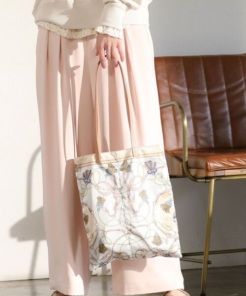 Green　Parks（グリーンパークス）の「スカーフ柄トート（トートバッグ・レディース・ライトグレー/アイボリー・FREE）」の18枚目の写真