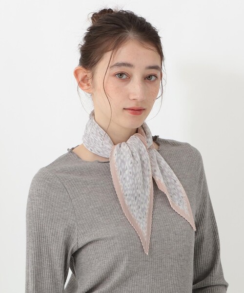 Afternoon Tea(アフタヌーンティー)の「レオパードスカーフ(バンダナ/スカーフ・レディース・ベージュ/ブルー・ONE SIZE)」の1枚目の写真