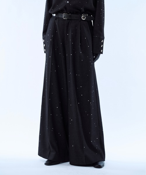 seyto（セイト）の「Rhinestone detail wide straight pants / ラインストーンディティールワイドストレートパンツ（その他パンツ・メンズ・ブラック/ブラウン・3/2/1）」の4枚目の写真