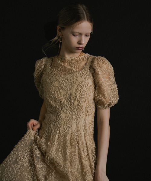et.UNiVER（エトユニベール）の「Bloom noir dress（ドレス・レディース・イエロー/ブラウン/ブラック/グレー・SMALL/MEDIUM/LARGE）」の4枚目の写真