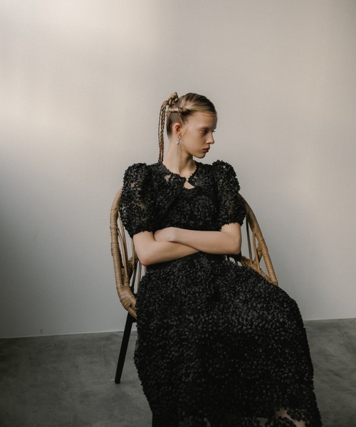 et.UNiVER（エトユニベール）の「Bloom noir dress（ドレス・レディース・イエロー/ブラウン/ブラック/グレー・SMALL/MEDIUM/LARGE）」の20枚目の写真