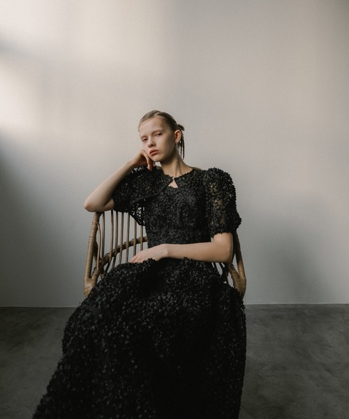 et.UNiVER（エトユニベール）の「Bloom noir dress（ドレス・レディース・イエロー/ブラウン/ブラック/グレー・SMALL/MEDIUM/LARGE）」の8枚目の写真