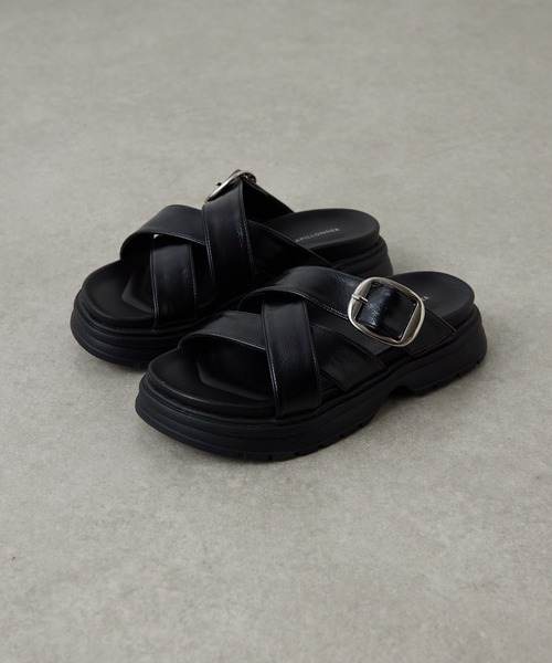 PAPILLONNER（パピヨネ）の「PAPILLONNER/ベルトクロスサンダル（サンダル・レディース・オフホワイト/ブラック・37/36/39）」の7枚目の写真