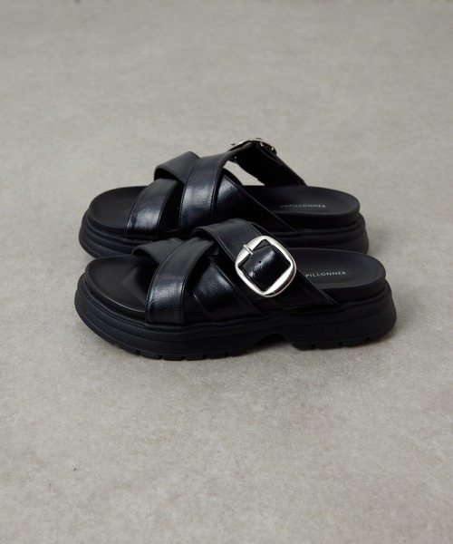 PAPILLONNER（パピヨネ）の「PAPILLONNER/ベルトクロスサンダル（サンダル・レディース・オフホワイト/ブラック・37/36/39）」の8枚目の写真