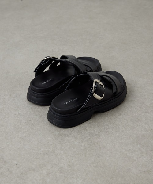 PAPILLONNER（パピヨネ）の「PAPILLONNER/ベルトクロスサンダル（サンダル・レディース・オフホワイト/ブラック・37/36/39）」の9枚目の写真