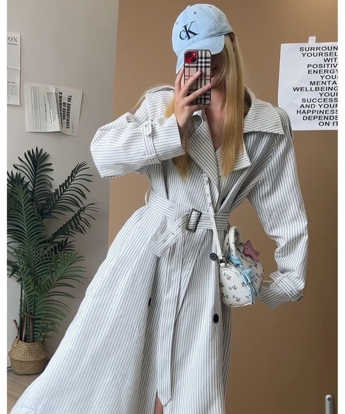 inst.ALL(インストール)の「ストライプ柄ロングトレンチコート(トレンチコート・レディース・ホワイト・M)」の3枚目の写真