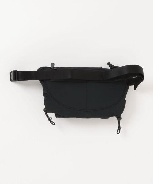 THE NORTH FACE(ザノースフェイス)の「【韓国限定・日本未入荷】THE NORTH FACE W NEVER STOP LUMBAR / ノースフェイス ウーマンネバーストップランバー 軽量(ショルダーバッグ・メンズ・ブラック/グレイッシュベージュ・FREE)」の11枚目の写真