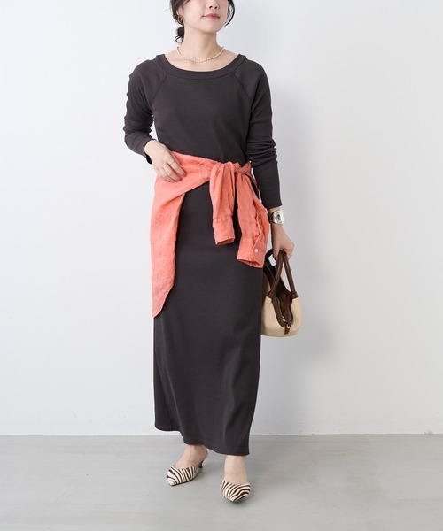 MICA&DEAL（マイカ＆ディール）の「カットリブロングワンピース（ワンピース・レディース・グレイッシュベージュ/ブラック/チャコールグレー・FREE）」の16枚目の写真