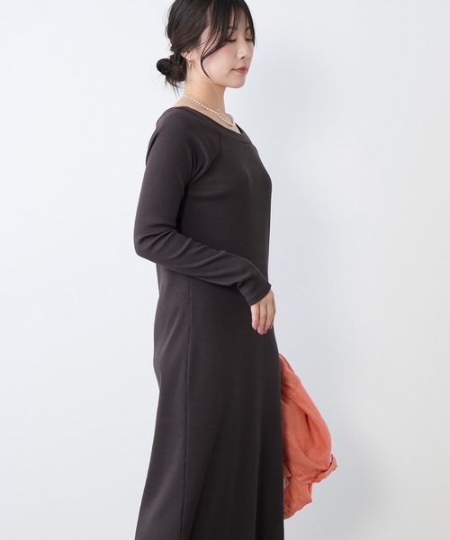 MICA&DEAL（マイカ＆ディール）の「カットリブロングワンピース（ワンピース・レディース・グレイッシュベージュ/ブラック/チャコールグレー・FREE）」の22枚目の写真