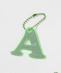 and D. petit main（アンドディープティマイン）の「あんしんアルファベットリフレクターチャーム（緑）（その他小物）」
