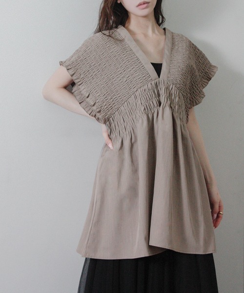 Social GIRL(ソーシャルガール)の「シャーリングチュニック シャーリングシャツ 半袖 ノースリーブ(シャツ/ブラウス・レディース・グレイッシュベージュ/ブラック/グレー・M)」の17枚目の写真