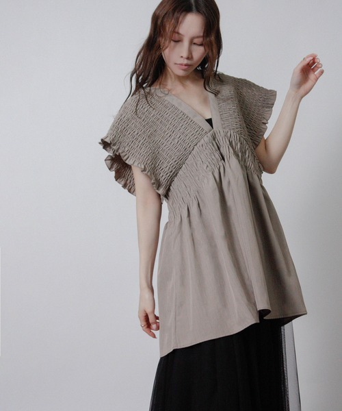 Social GIRL(ソーシャルガール)の「シャーリングチュニック シャーリングシャツ 半袖 ノースリーブ(シャツ/ブラウス・レディース・グレイッシュベージュ/ブラック/グレー・M)」の20枚目の写真