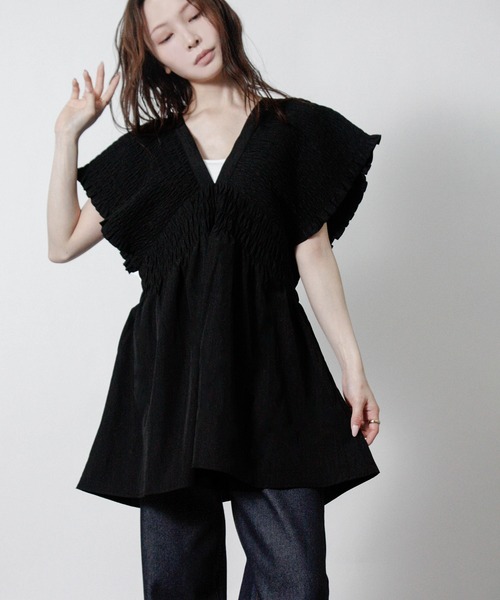Social GIRL(ソーシャルガール)の「シャーリングチュニック シャーリングシャツ 半袖 ノースリーブ(シャツ/ブラウス・レディース・グレイッシュベージュ/ブラック/グレー・M)」の12枚目の写真