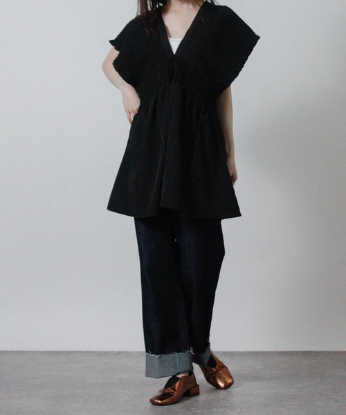 Social GIRL(ソーシャルガール)の「シャーリングチュニック シャーリングシャツ 半袖 ノースリーブ(シャツ/ブラウス・レディース・グレイッシュベージュ/ブラック/グレー・M)」の15枚目の写真