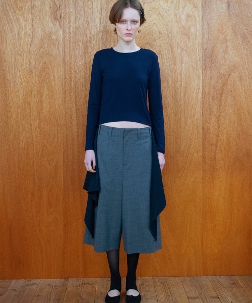 leinwande(ラインヴァンド)の「【leinwande】26SS新作 Straight Cropped Shorts / ストレートクロップドショーツ(スカジャン・レディース・グレー/ネイビー系/イエロー・ONE SIZE)」の5枚目の写真