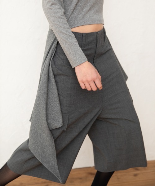 leinwande(ラインヴァンド)の「【leinwande】26SS新作 Straight Cropped Shorts / ストレートクロップドショーツ(スカジャン・レディース・グレー/ネイビー系/イエロー・ONE SIZE)」の14枚目の写真