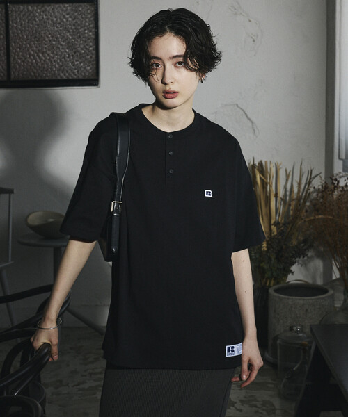 Russell Athletic(ラッセルアスレティック)の「限定展開 RUSSELL ATHLETIC×FREAK'S STORE ラッセル アスレチック 別注 ビッグシルエット ワンポイントロゴ ヘンリーネック Tシャツ(Tシャツ/カットソー・メンズ・ホワイト/ネイビー/ブラック/杢グレー・LARGE/MEDIUM/SMALL)」の21枚目の写真