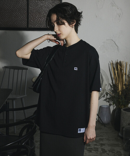 Russell Athletic(ラッセルアスレティック)の「限定展開 RUSSELL ATHLETIC×FREAK'S STORE ラッセル アスレチック 別注 ビッグシルエット ワンポイントロゴ ヘンリーネック Tシャツ(Tシャツ/カットソー・メンズ・ホワイト/ネイビー/ブラック/杢グレー・LARGE/MEDIUM/SMALL)」の22枚目の写真