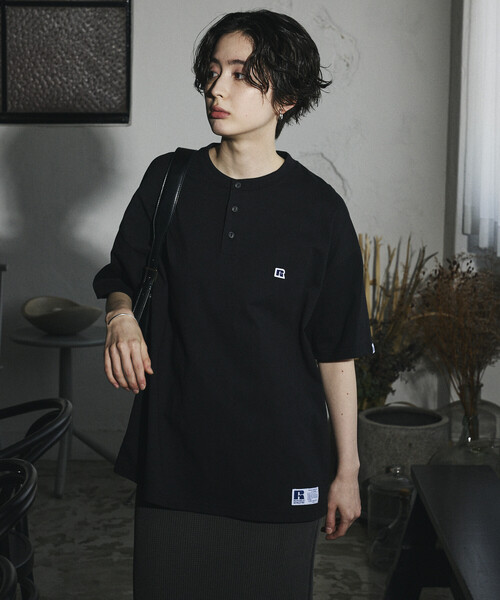 Russell Athletic(ラッセルアスレティック)の「限定展開 RUSSELL ATHLETIC×FREAK'S STORE ラッセル アスレチック 別注 ビッグシルエット ワンポイントロゴ ヘンリーネック Tシャツ(Tシャツ/カットソー・メンズ・ホワイト/ネイビー/ブラック/杢グレー・LARGE/MEDIUM/SMALL)」の15枚目の写真