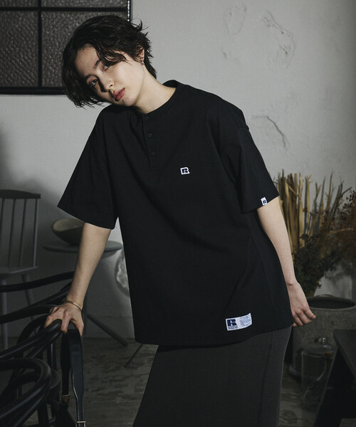 Russell Athletic(ラッセルアスレティック)の「限定展開 RUSSELL ATHLETIC×FREAK'S STORE ラッセル アスレチック 別注 ビッグシルエット ワンポイントロゴ ヘンリーネック Tシャツ(Tシャツ/カットソー・メンズ・ホワイト/ネイビー/ブラック/杢グレー・LARGE/MEDIUM/SMALL)」の17枚目の写真