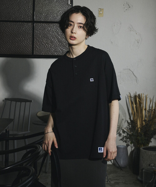Russell Athletic(ラッセルアスレティック)の「限定展開 RUSSELL ATHLETIC×FREAK'S STORE ラッセル アスレチック 別注 ビッグシルエット ワンポイントロゴ ヘンリーネック Tシャツ(Tシャツ/カットソー・メンズ・ホワイト/ネイビー/ブラック/杢グレー・LARGE/MEDIUM/SMALL)」の19枚目の写真