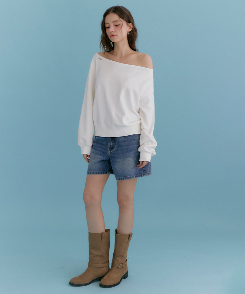 MICANE(ミケーネ)の「ルミオフショルダースウェットシャツ(スウェット・レディース・ホワイト/ブラック/アイボリー・SMALL/MEDIUM/LARGE/X-LARGE)」の5枚目の写真