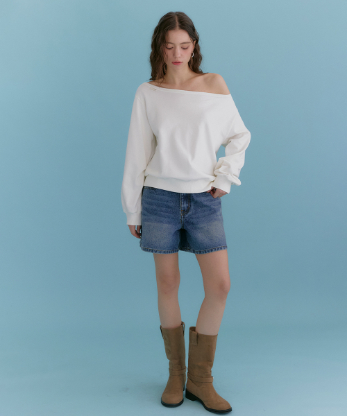 MICANE(ミケーネ)の「ルミオフショルダースウェットシャツ(スウェット・レディース・ホワイト/ブラック/アイボリー・SMALL/MEDIUM/LARGE/X-LARGE)」の6枚目の写真