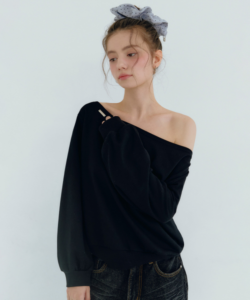 MICANE(ミケーネ)の「ルミオフショルダースウェットシャツ(スウェット・レディース・ホワイト/ブラック/アイボリー・SMALL/MEDIUM/LARGE/X-LARGE)」の8枚目の写真