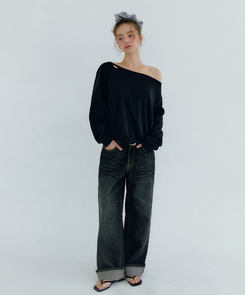 MICANE(ミケーネ)の「ルミオフショルダースウェットシャツ(スウェット・レディース・ホワイト/ブラック/アイボリー・SMALL/MEDIUM/LARGE/X-LARGE)」の11枚目の写真