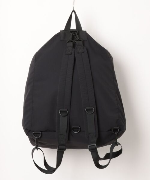 FILA（フィラ）の「FILA（フィラ）ナイロン マルチウェイリュックサック/ナップサック ワンショルダー（バックパック/リュック・メンズ・チャコールグレー/ブラック/ライトグレー・FREE）」の4枚目の写真