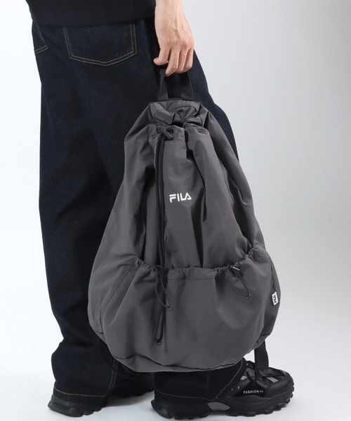 FILA(フィラ)の「FILA(フィラ)ナイロン マルチウェイリュックサック/ナップサック ワンショルダー(バックパック/リュック・メンズ・チャコールグレー/ブラック/ライトグレー・FREE)」の3枚目の写真