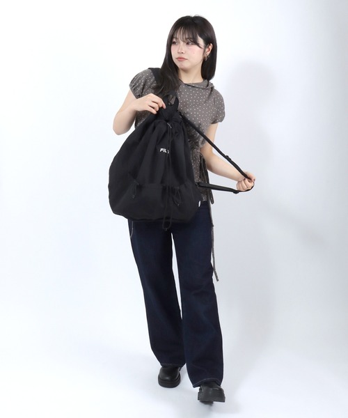 FILA(フィラ)の「FILA(フィラ)ナイロン マルチウェイリュックサック/ナップサック ワンショルダー(バックパック/リュック・メンズ・チャコールグレー/ブラック/ライトグレー・FREE)」の22枚目の写真
