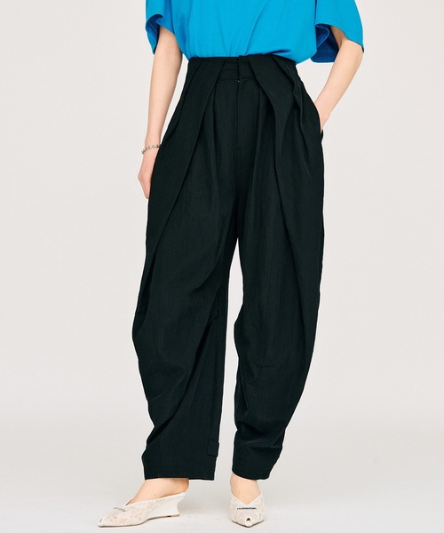 PRANK PROJECT(プランクプロジェクト)の「【2026Summer Pre-Order】タックフォルムボリュームパンツ / Tuck Form Volume Pants(その他パンツ・レディース・ホワイト/ブラック・36/38)」の1枚目の写真