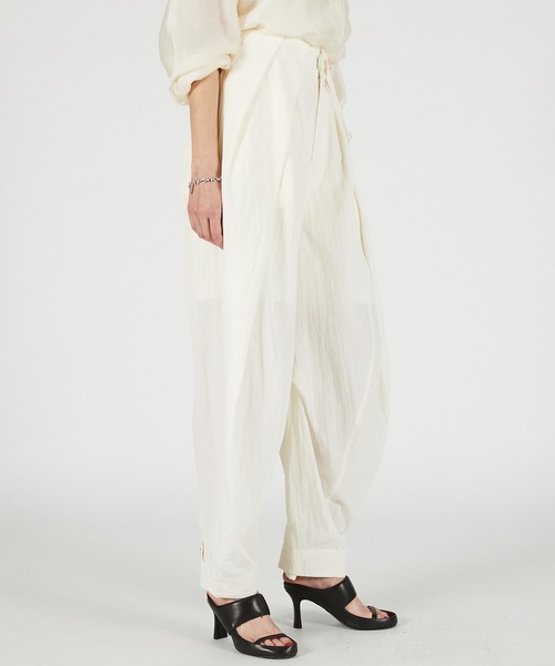 PRANK PROJECT(プランクプロジェクト)の「【2026Summer Pre-Order】タックフォルムボリュームパンツ / Tuck Form Volume Pants(その他パンツ・レディース・ホワイト/ブラック・36/38)」の20枚目の写真