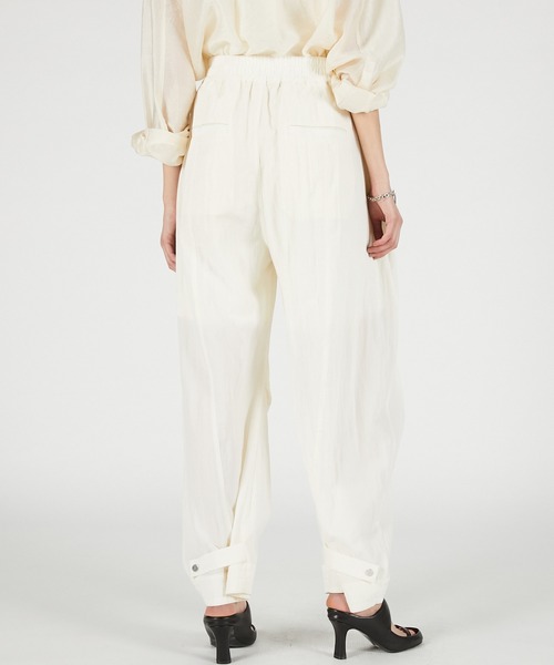 PRANK PROJECT(プランクプロジェクト)の「【2026Summer Pre-Order】タックフォルムボリュームパンツ / Tuck Form Volume Pants(その他パンツ・レディース・ホワイト/ブラック・36/38)」の19枚目の写真