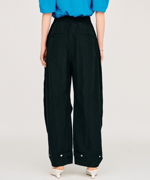 PRANK PROJECT(プランクプロジェクト)の「【2026Summer Pre-Order】タックフォルムボリュームパンツ / Tuck Form Volume Pants(その他パンツ・レディース・ホワイト/ブラック・36/38)」の7枚目の写真