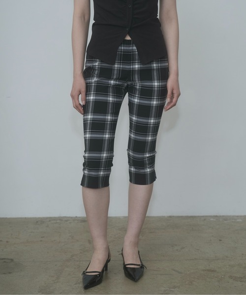 FEKETE(フェケテ)の「stretch capri pants / ストレッチカプリパンツ(その他パンツ・レディース・ブラック/プラム/チェック・MEDIUM/SMALL/LARGE)」の4枚目の写真