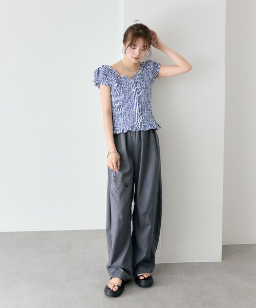 mystic（ミスティック）の「シャーリングフレンチブラウス（シャツ/ブラウス・レディース・オフホワイト/ブラック/レッド/ネイビー・FREE）」の18枚目の写真