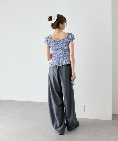 mystic（ミスティック）の「シャーリングフレンチブラウス（シャツ/ブラウス・レディース・オフホワイト/ブラック/レッド/ネイビー・FREE）」の17枚目の写真