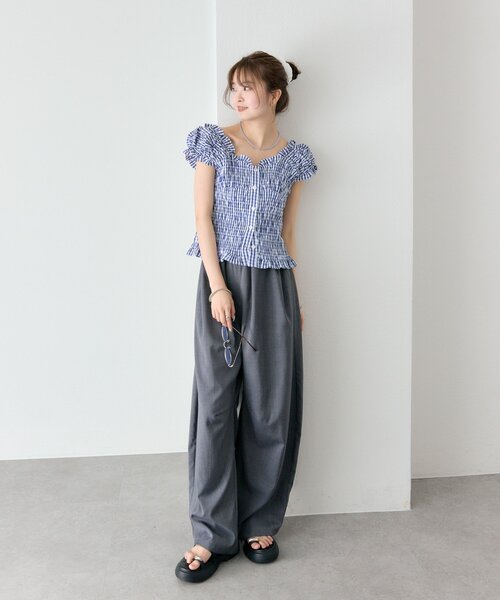 mystic（ミスティック）の「シャーリングフレンチブラウス（シャツ/ブラウス・レディース・オフホワイト/ブラック/レッド/ネイビー・FREE）」の13枚目の写真